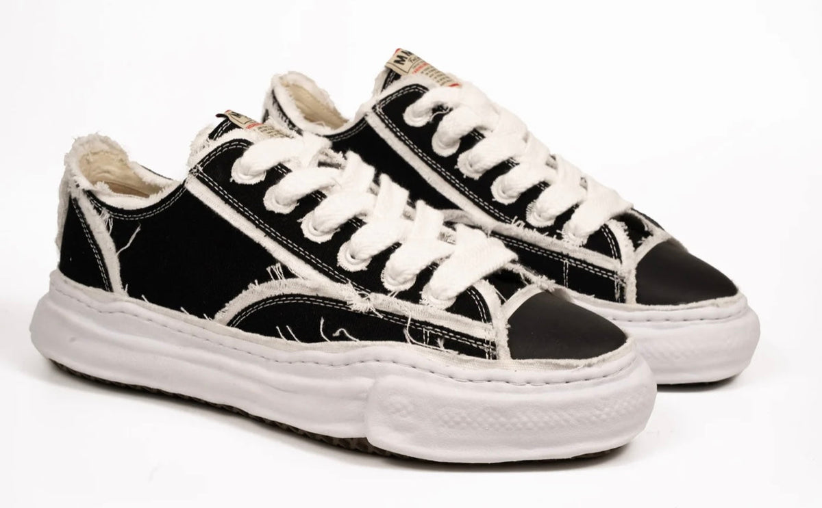 Maison Mihara Black White