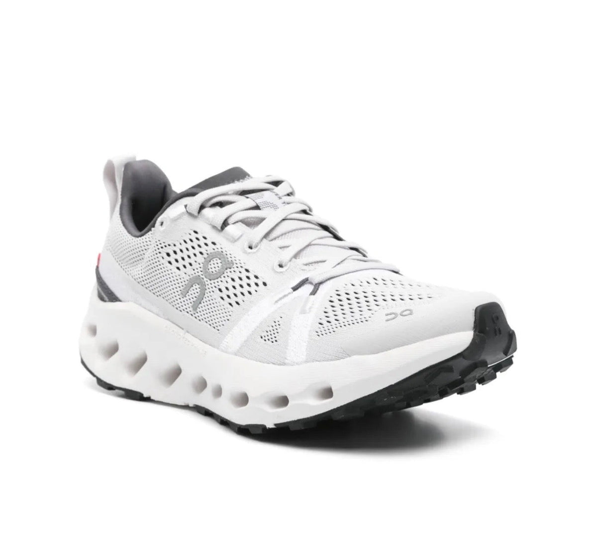 On Cloudsurfer Grey