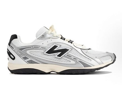נעלי New Balance 204L classic מקוריות בעיצוב אופנתי עכשווי לקידום אתר