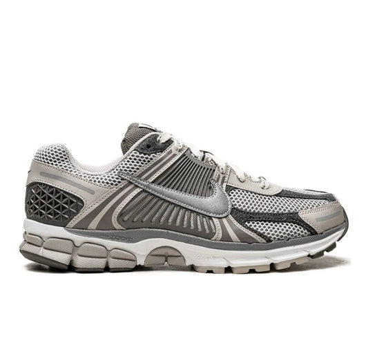 נעלי Nike Zoom Vomero 5 Grey מקוריות בעיצוב אופנתי עכשווי לקידום אתר