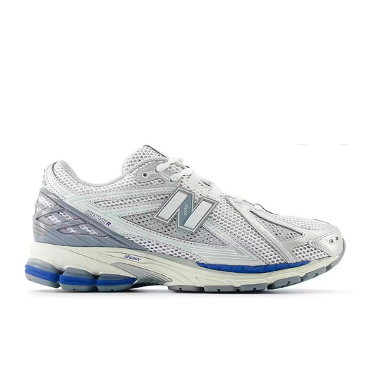 נעלי New Balance 1906R
White Silver Metallic Blue מקוריות בעיצוב אופנתי עכשווי לקידום אתר