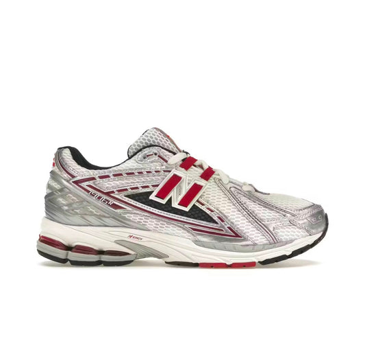 נעלי New Balance 1906R
Silver Classic Crimson מקוריות בעיצוב אופנתי עכשווי לקידום אתר