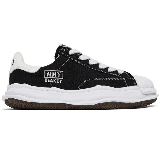 נעלי Maison Mihara Black White מקוריות בעיצוב אופנתי עכשווי לקידום אתר
