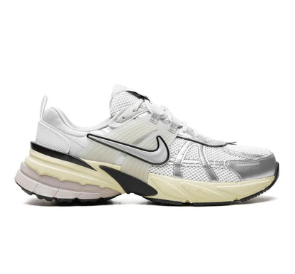 נעלי Nike V2K White Silver Beige מקוריות בעיצוב אופנתי עכשווי לקידום אתר