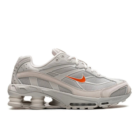 נעלי Nike Shox grey Orange מקוריות בעיצוב אופנתי עכשווי לקידום אתר