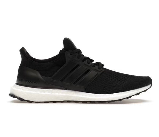 נעלי Adidas Ultra Boost Black White מקוריות בעיצוב אופנתי עכשווי לקידום אתר
