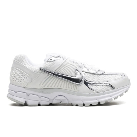 נעלי Nike Zoom Vomero 5 White Silver מקוריות בעיצוב אופנתי עכשווי לקידום אתר