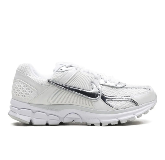 נעלי Nike Zoom Vomero 5 Silver White מקוריות בעיצוב אופנתי עכשווי לקידום אתר