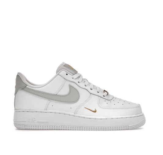 נעלי Nike AIR FORCE 1 מקוריות בעיצוב אופנתי עכשווי לקידום אתר