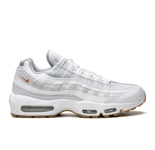 נעלי Nike air Vapormax 95’ white מקוריות בעיצוב אופנתי עכשווי לקידום אתר