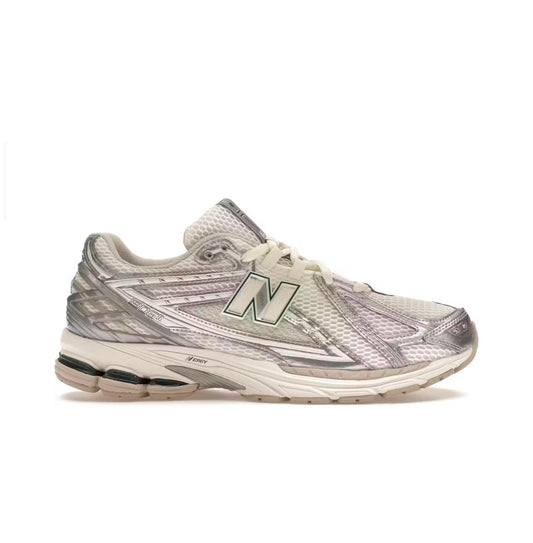 נעלי New Balance 1906
Silver Metalic Chrome Blue מקוריות בעיצוב אופנתי עכשווי לקידום אתר