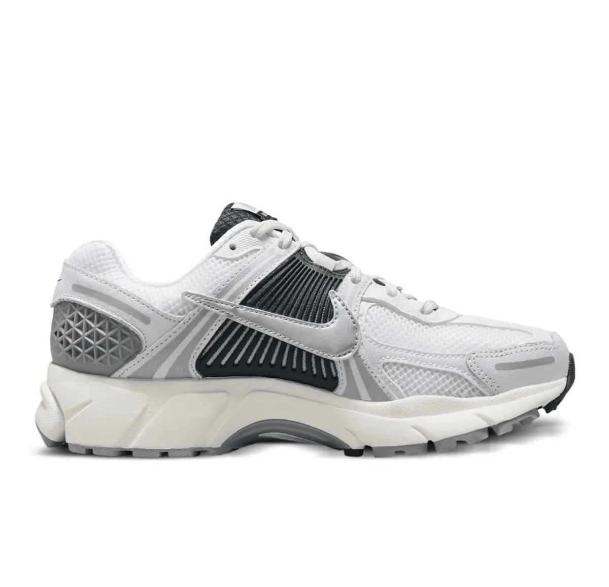 נעלי Nike Zoom Vomero 5 Grey Black מקוריות בעיצוב אופנתי עכשווי לקידום אתר