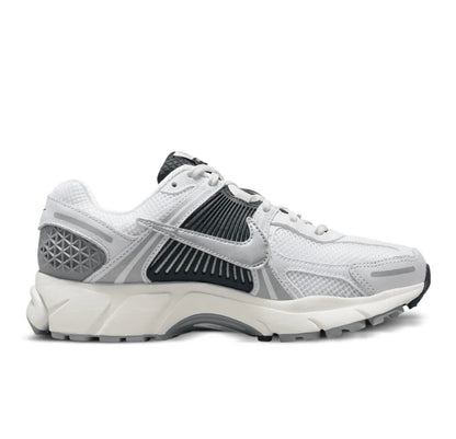 נעלי Nike Zoom Vomero 5 Grey Black מקוריות בעיצוב אופנתי עכשווי לקידום אתר